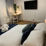 Cosy Apartment In London